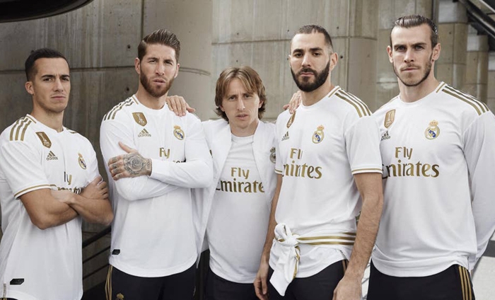 Áo Real Madrid các mùa cho sân nhà đều có màu trắng chủ đạo